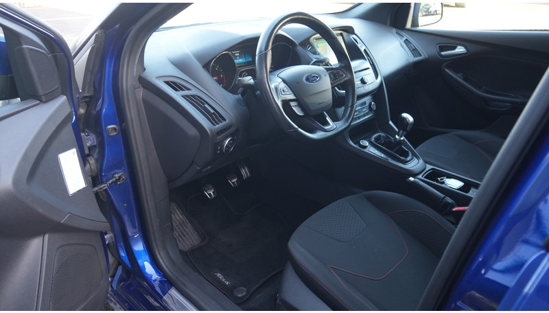 Ford Focus WAGON 1.5TDCI ST-Line - Minibus, Mikrobus: obrázok 5 Ford Focus WAGON 1.5TDCI ST-Line - Minibus, Mikrobus: obrázok 5