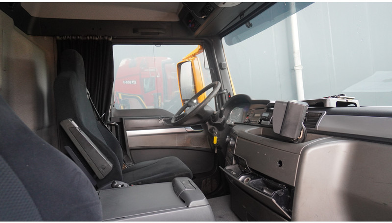 MAN TGS 35.440 8X4 2 SIDE TIPPER WITH HMF Z 1943 CRANE 415.000KM - Auto s hydraulickou rukou: obrázok 5 MAN TGS 35.440 8X4 2 SIDE TIPPER WITH HMF Z 1943 CRANE 415.000KM - Auto s hydraulickou rukou: obrázok 5