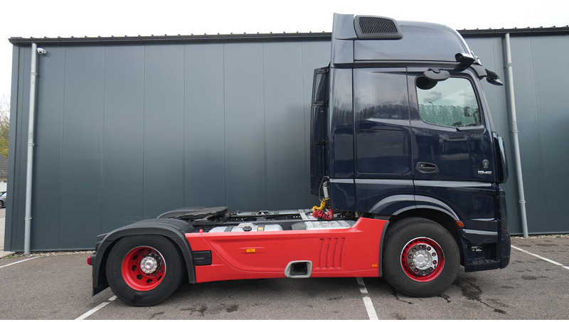 Mercedes-Benz ACTROS 1945 GIGASPACE 727.600KM - Ťahač: obrázok 2 Mercedes-Benz ACTROS 1945 GIGASPACE 727.600KM - Ťahač: obrázok 2