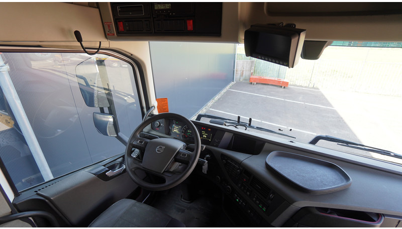 Volvo FH 420 6X2 LNG ADR - Ťahač: obrázok 5 Volvo FH 420 6X2 LNG ADR - Ťahač: obrázok 5