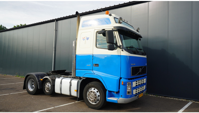Volvo FH 440 6X2 GLOBETROTTER EURO 3 - Ťahač: obrázok 4 Volvo FH 440 6X2 GLOBETROTTER EURO 3 - Ťahač: obrázok 4