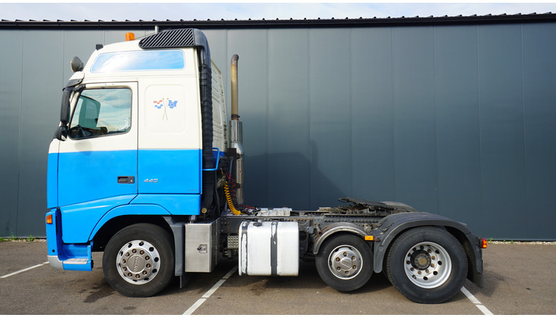 Volvo FH 440 6X2 GLOBETROTTER EURO 3 - Ťahač: obrázok 1 Volvo FH 440 6X2 GLOBETROTTER EURO 3 - Ťahač: obrázok 1