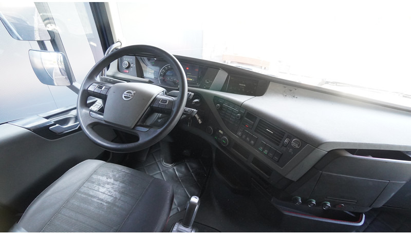 Volvo FH460 EURO 6 GLOBETROTTER 833.000KM - Ťahač: obrázok 5 Volvo FH460 EURO 6 GLOBETROTTER 833.000KM - Ťahač: obrázok 5