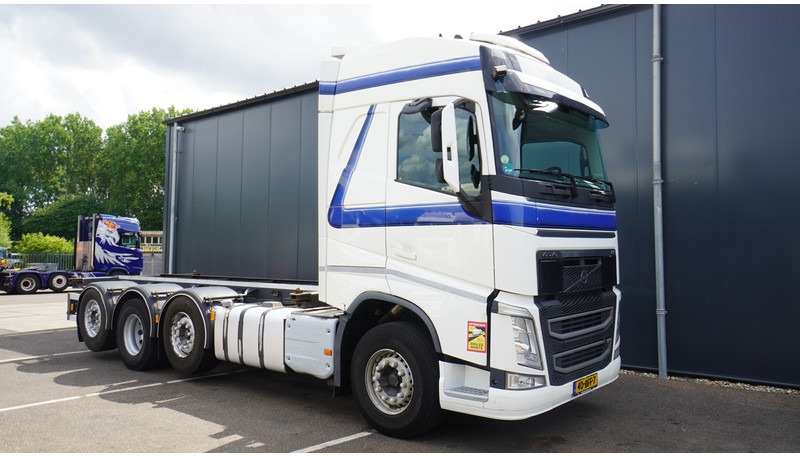 Volvo FH 460 8X2 20 FT CONTAINER TRANSPORT TRUCK - Kontejnérový podvozek/ Výměnná nástavba: obrázok 4 Volvo FH 460 8X2 20 FT CONTAINER TRANSPORT TRUCK - Kontejnérový podvozek/ Výměnná nástavba: obrázok 4