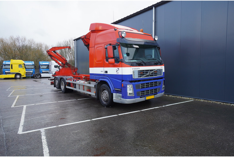 Volvo FM360 6X2 SIDE LOADER FOR 20FT CONTAINER - Ramenový nosič kontajnerov: obrázok 4 Volvo FM360 6X2 SIDE LOADER FOR 20FT CONTAINER - Ramenový nosič kontajnerov: obrázok 4