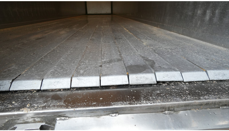 Kraker 3 AXLE WALKING FLOOR TRAILER - Náves s posuvnou podlahou: obrázok 5 Kraker 3 AXLE WALKING FLOOR TRAILER - Náves s posuvnou podlahou: obrázok 5