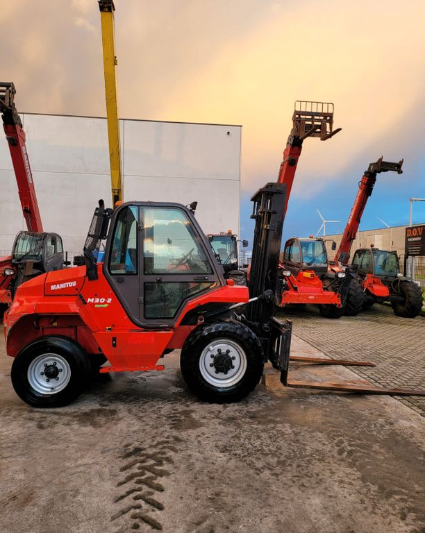 Manitou M30-2 - Dieselový vysokozdvižný vozík: obrázok 4 Manitou M30-2 - Dieselový vysokozdvižný vozík: obrázok 4