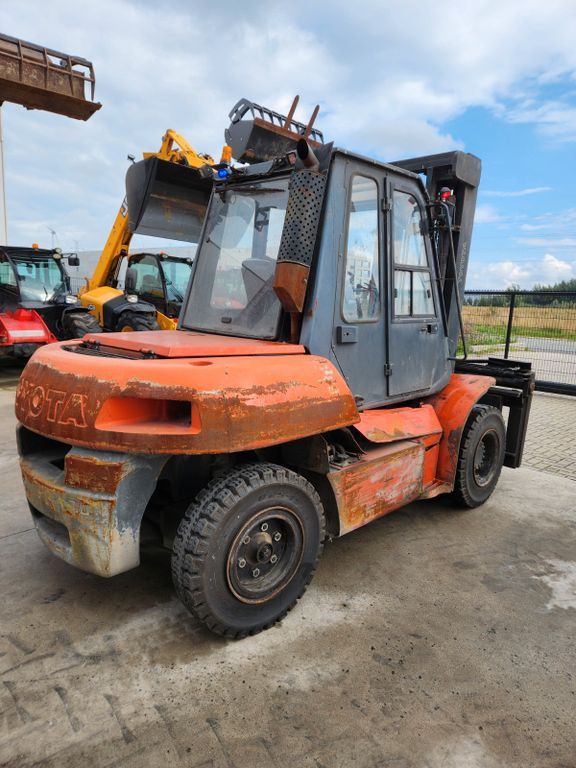 Toyota 5FD70 - Dieselový vysokozdvižný vozík: obrázok 4 Toyota 5FD70 - Dieselový vysokozdvižný vozík: obrázok 4