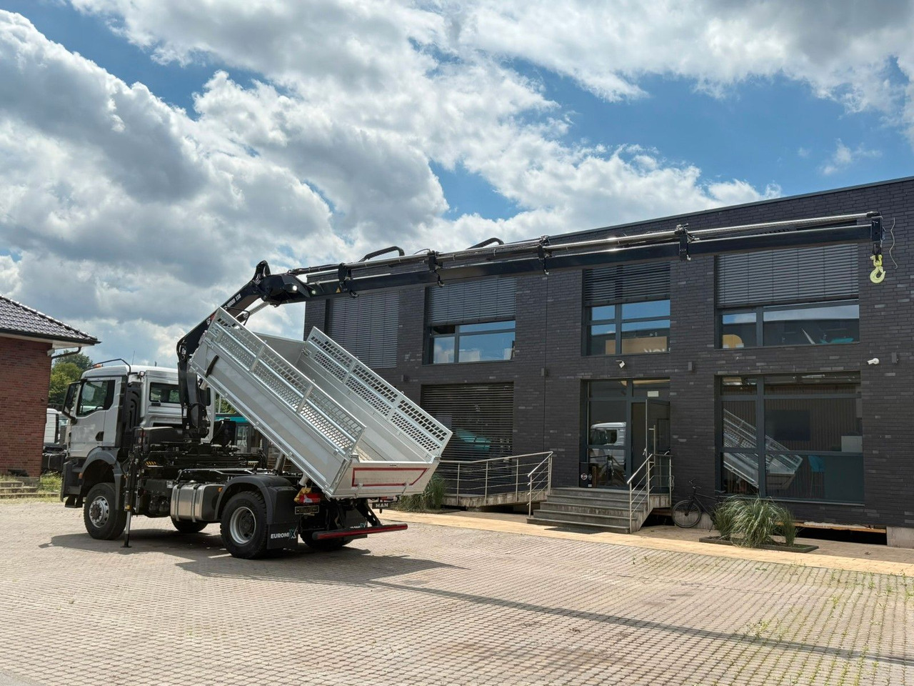 MAN TGS 18.400 TG3 4x4 Euro6e Hiab X-HiDuo 138DS-4 - Sklápač, Auto s hydraulickou rukou: obrázok 5 MAN TGS 18.400 TG3 4x4 Euro6e Hiab X-HiDuo 138DS-4 - Sklápač, Auto s hydraulickou rukou: obrázok 5