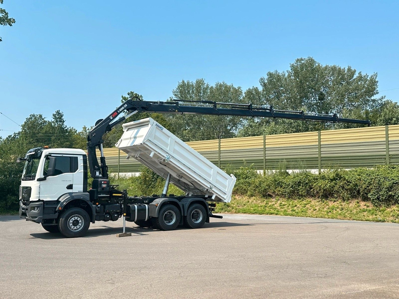 MAN TGS 33.440 6x4 /3-Seiten- Kipper / HIAB 228-6 - Sklápač, Auto s hydraulickou rukou: obrázok 3 MAN TGS 33.440 6x4 /3-Seiten- Kipper / HIAB 228-6 - Sklápač, Auto s hydraulickou rukou: obrázok 3