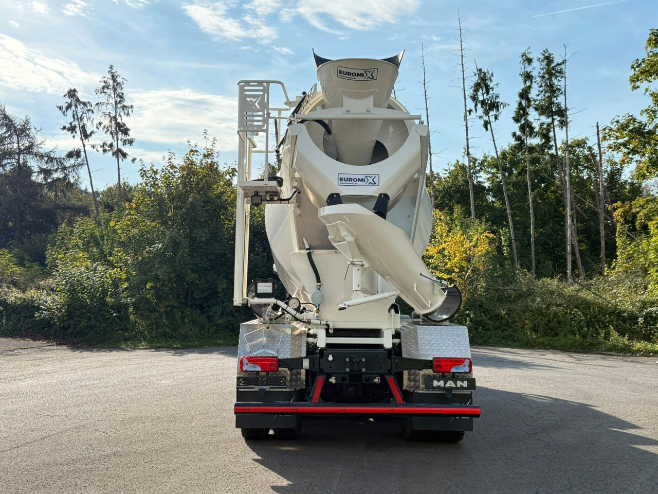 MAN TGS 35.470 BB 8X4 EuromixMTP EM 10 L - Domiešavač: obrázok 5 MAN TGS 35.470 BB 8X4 EuromixMTP EM 10 L - Domiešavač: obrázok 5