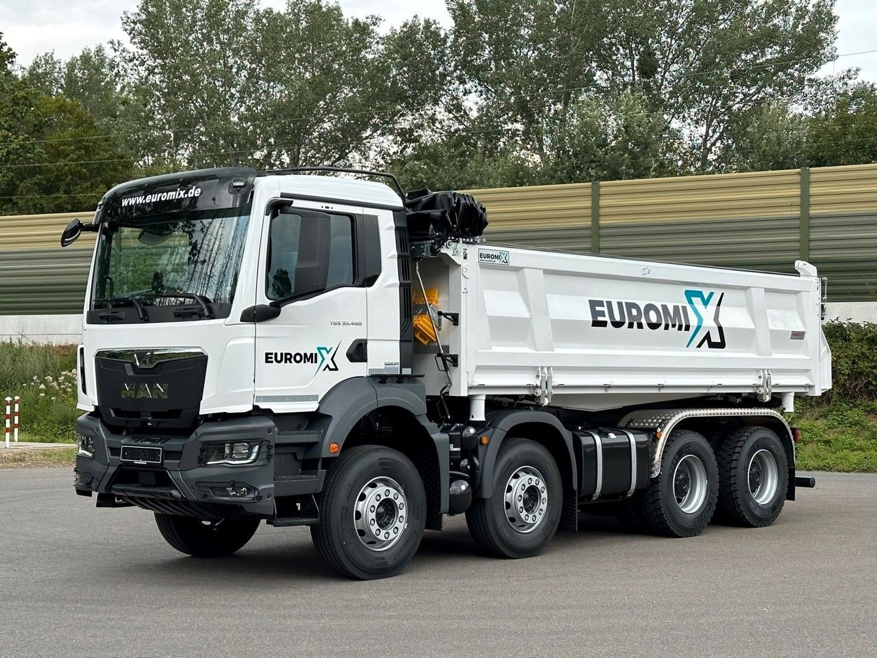 MAN TGS 35.480 8x4 EuromixMTP 3-Seiten-Kipper - Sklápač: obrázok 2 MAN TGS 35.480 8x4 EuromixMTP 3-Seiten-Kipper - Sklápač: obrázok 2
