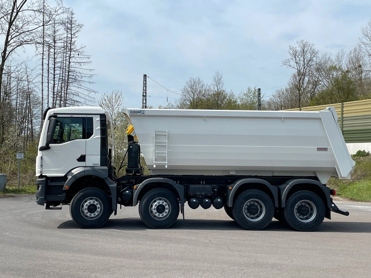 MAN TGS 41.400 8x4 / EUROMIX MTP 20m³/ EURO2 Kipper - Ramenový nosič kontajnerov: obrázok 4 MAN TGS 41.400 8x4 / EUROMIX MTP 20m³/ EURO2 Kipper - Ramenový nosič kontajnerov: obrázok 4