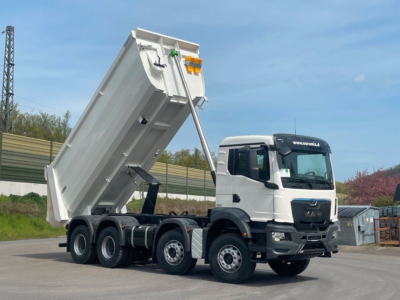 MAN TGS 41.400 8x4 / EUROMIX MTP 20m³/ EURO2 Kipper - Ramenový nosič kontajnerov: obrázok 1 MAN TGS 41.400 8x4 / EUROMIX MTP 20m³/ EURO2 Kipper - Ramenový nosič kontajnerov: obrázok 1
