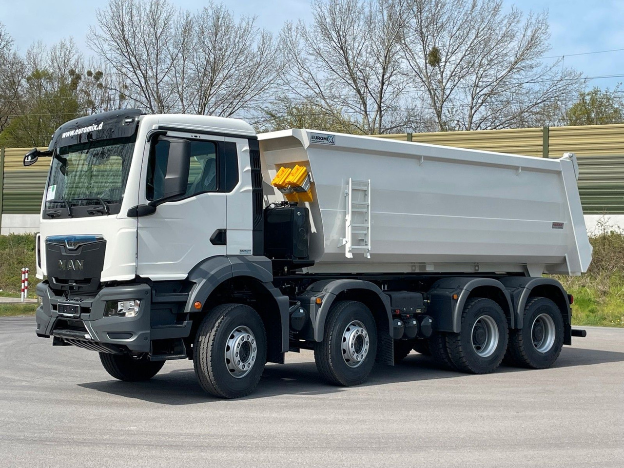 MAN TGS 41.400 8x4 / EUROMIX MTP 20m³/ EURO2 Kipper - Sklápač: obrázok 3 MAN TGS 41.400 8x4 / EUROMIX MTP 20m³/ EURO2 Kipper - Sklápač: obrázok 3