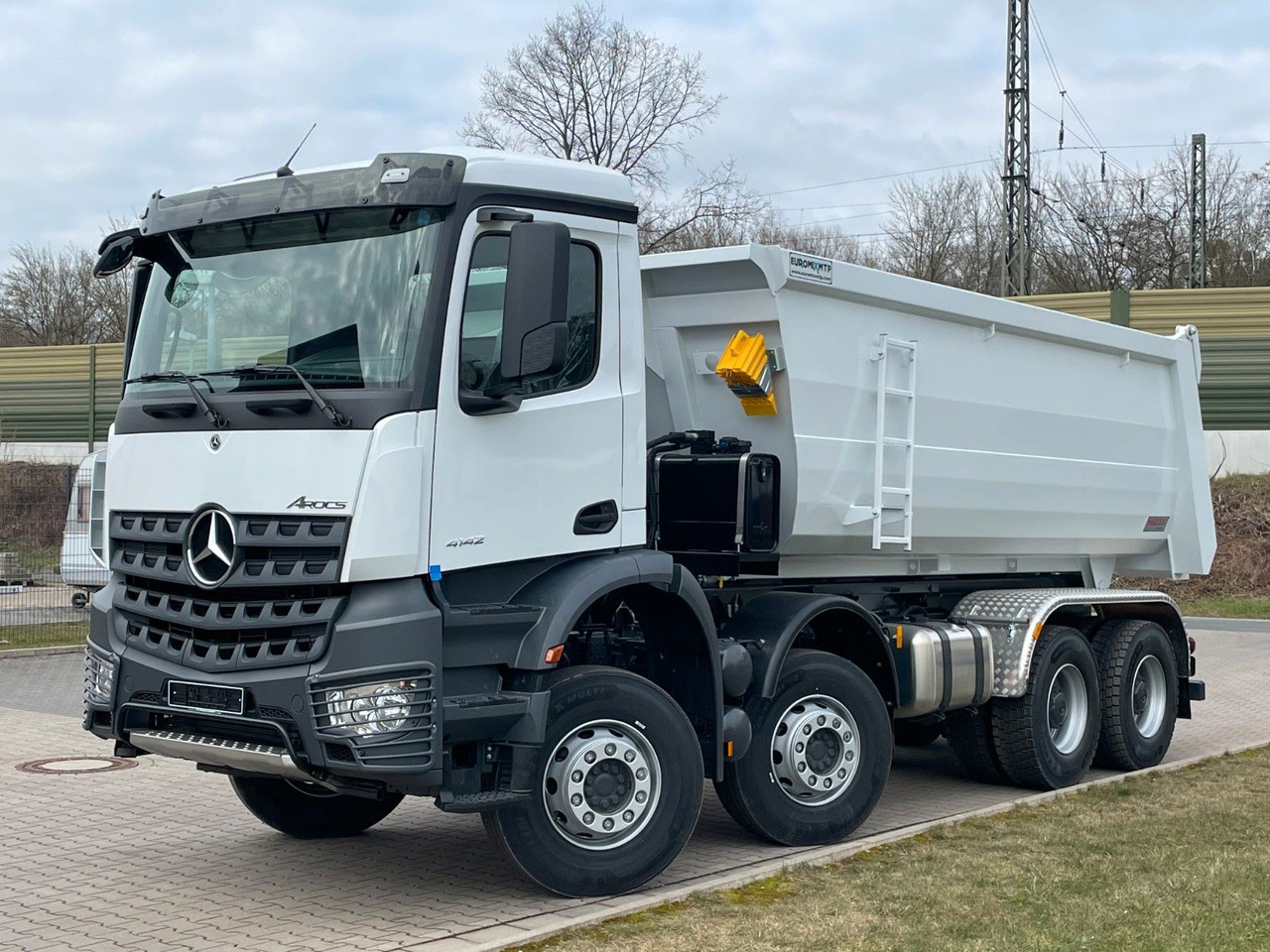 Mercedes-Benz 4142 8X4 Mulden- Kipper - EuromixMTP - Sklápač: obrázok 1 Mercedes-Benz 4142 8X4 Mulden- Kipper - EuromixMTP - Sklápač: obrázok 1