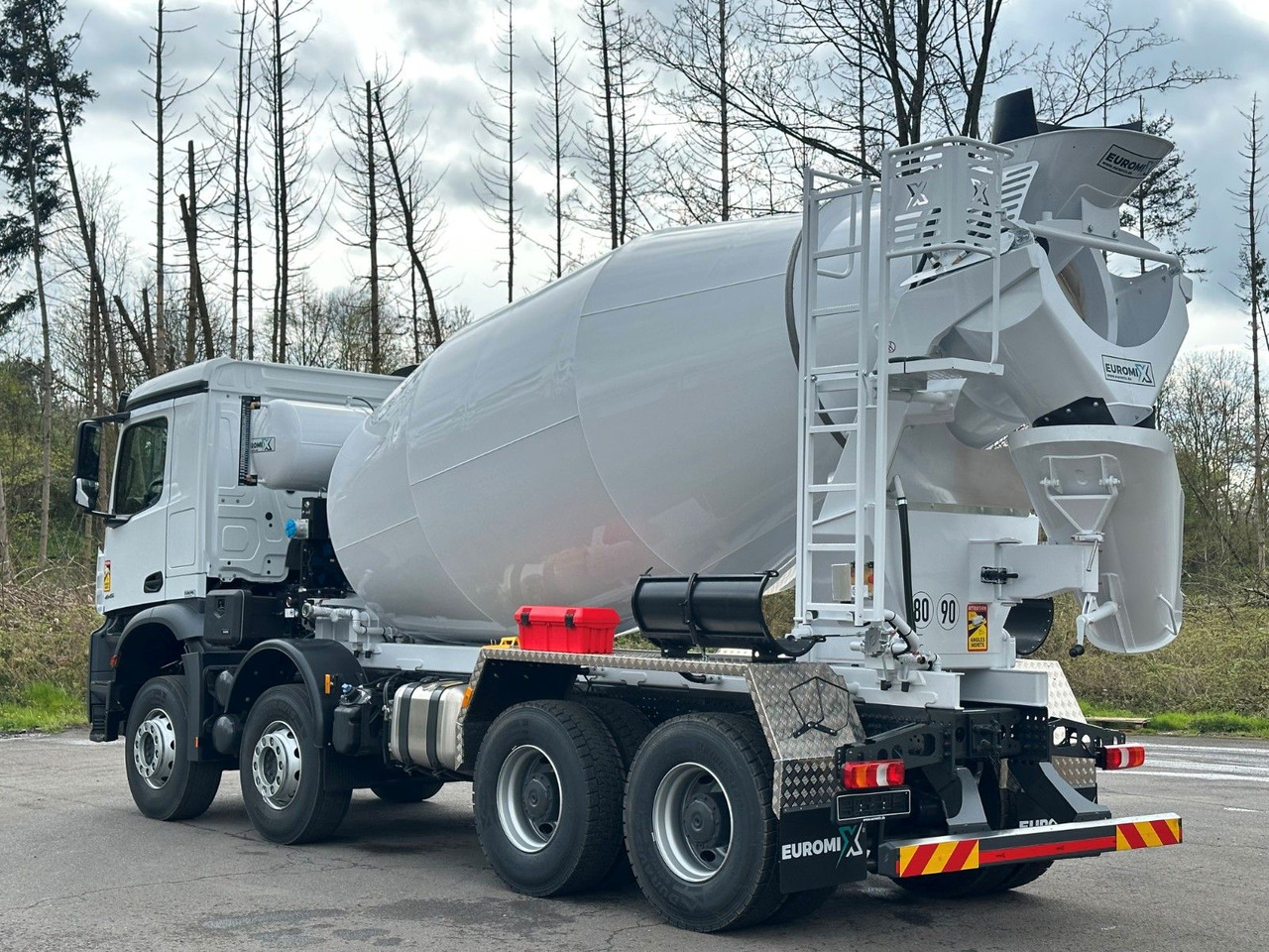Mercedes-Benz 4145 8X4 EuromixMTP EM 10 Fahrmischer - Domiešavač: obrázok 5 Mercedes-Benz 4145 8X4 EuromixMTP EM 10 Fahrmischer - Domiešavač: obrázok 5