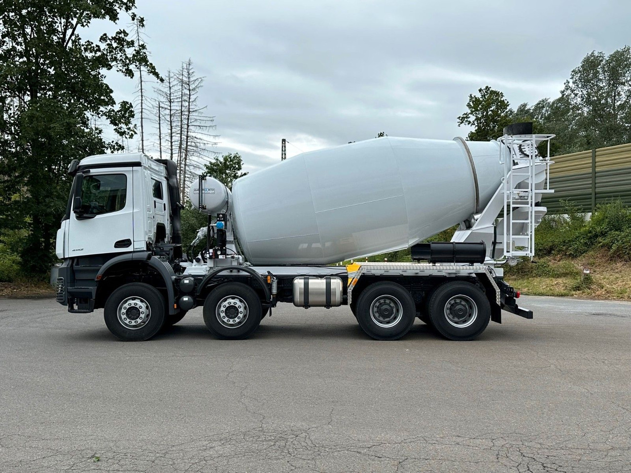 Mercedes-Benz AROCS 5 4142 B 8X4 Euro 3 EuromixMTP EM 10 - Domiešavač: obrázok 5 Mercedes-Benz AROCS 5 4142 B 8X4 Euro 3 EuromixMTP EM 10 - Domiešavač: obrázok 5