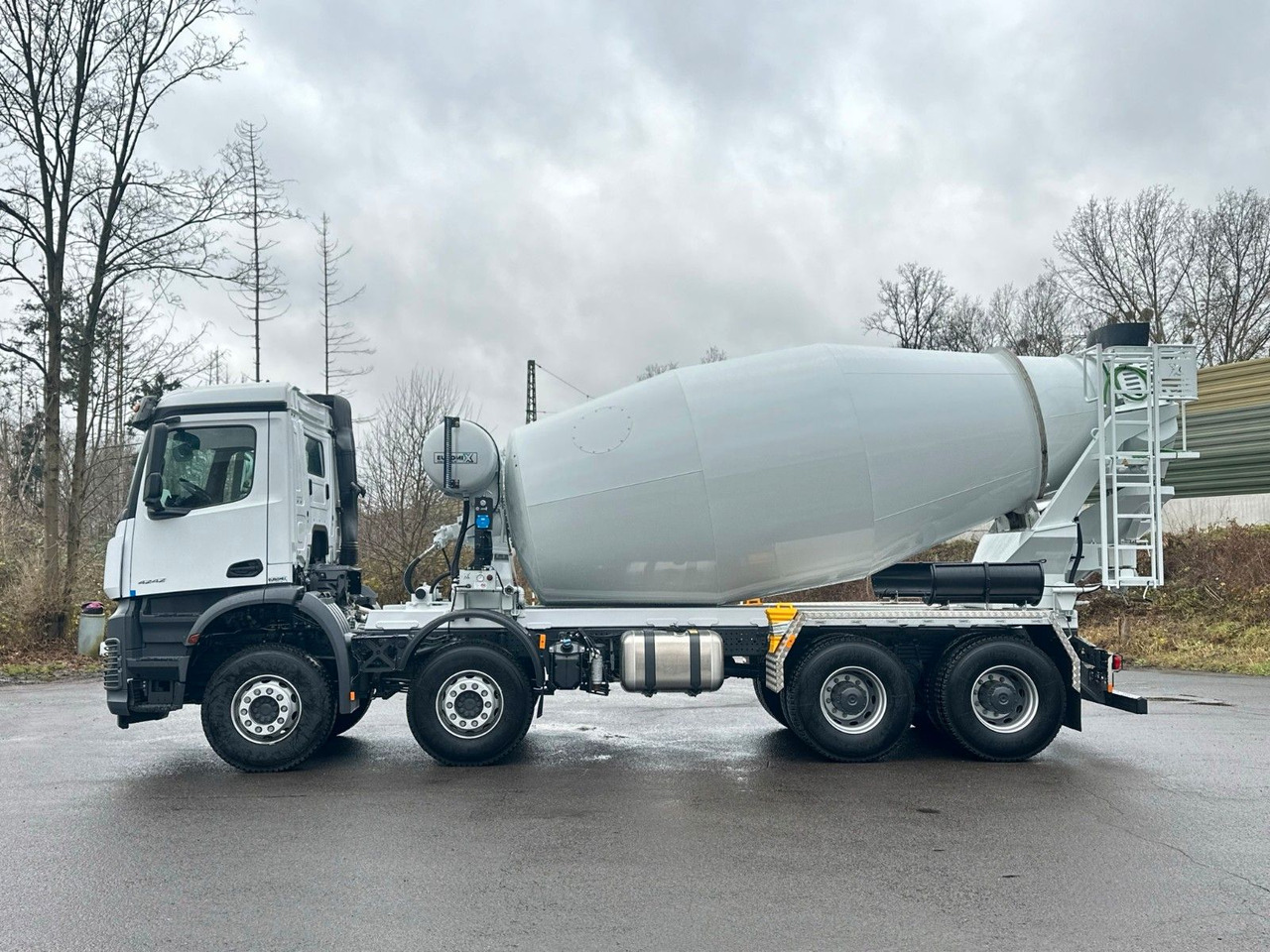 Mercedes-Benz AROCS 5 4242 8x4 Euro5 EuromixMTP EM 12m R - Domiešavač: obrázok 4 Mercedes-Benz AROCS 5 4242 8x4 Euro5 EuromixMTP EM 12m R - Domiešavač: obrázok 4
