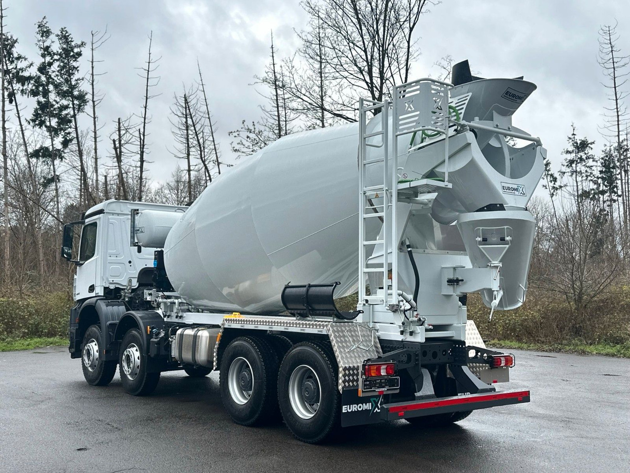 Mercedes-Benz AROCS 5 4242 8x4 Euro5 EuromixMTP EM 12m R - Domiešavač: obrázok 5 Mercedes-Benz AROCS 5 4242 8x4 Euro5 EuromixMTP EM 12m R - Domiešavač: obrázok 5