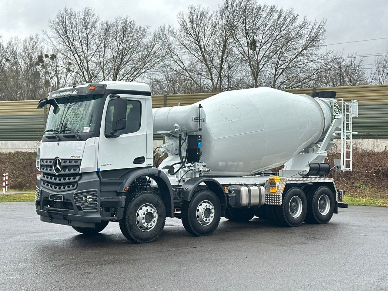 Mercedes-Benz AROCS 5 4242 8x4 Euro5 EuromixMTP EM 12m R - Domiešavač: obrázok 3 Mercedes-Benz AROCS 5 4242 8x4 Euro5 EuromixMTP EM 12m R - Domiešavač: obrázok 3