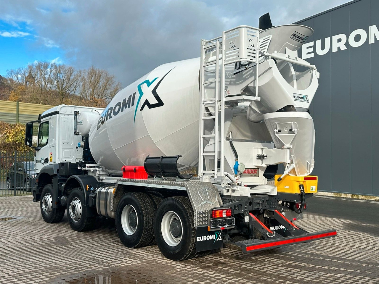 Mercedes-Benz Arocs 5 3540 8x4 EURO 6e EuromixMTP EM 9 L - Domiešavač: obrázok 4 Mercedes-Benz Arocs 5 3540 8x4 EURO 6e EuromixMTP EM 9 L - Domiešavač: obrázok 4