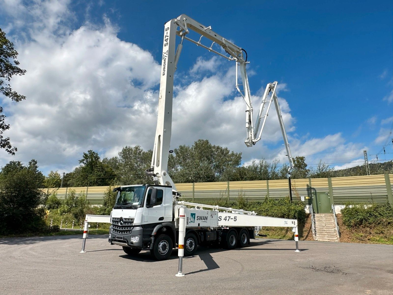 Mercedes-Benz Arocs 5 4142 8x4 SWAN TSP 47-5 160RZ ( 47m ) - Domiešavač: obrázok 1 Mercedes-Benz Arocs 5 4142 8x4 SWAN TSP 47-5 160RZ ( 47m ) - Domiešavač: obrázok 1
