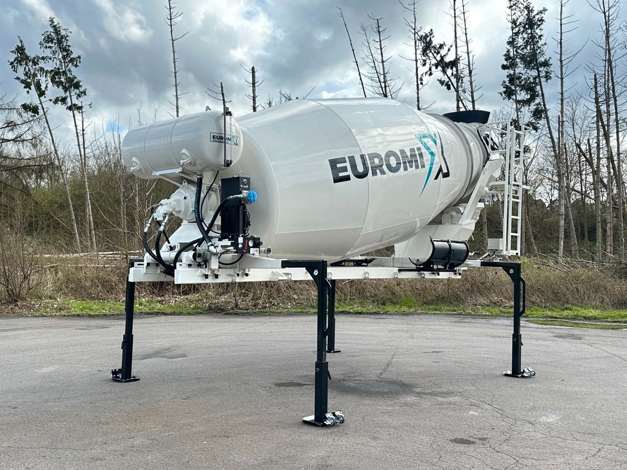 Volvo FMX 460 8x4 / WECHSELSYSTEM KIPPER+MISCHER Volvo FMX 460 8x4 / WECHSELSYSTEM KIPPER+MISCHER - Sklápač: obrázok 5 Volvo FMX 460 8x4 / WECHSELSYSTEM KIPPER+MISCHER Volvo FMX 460 8x4 / WECHSELSYSTEM KIPPER+MISCHER - Sklápač: obrázok 5