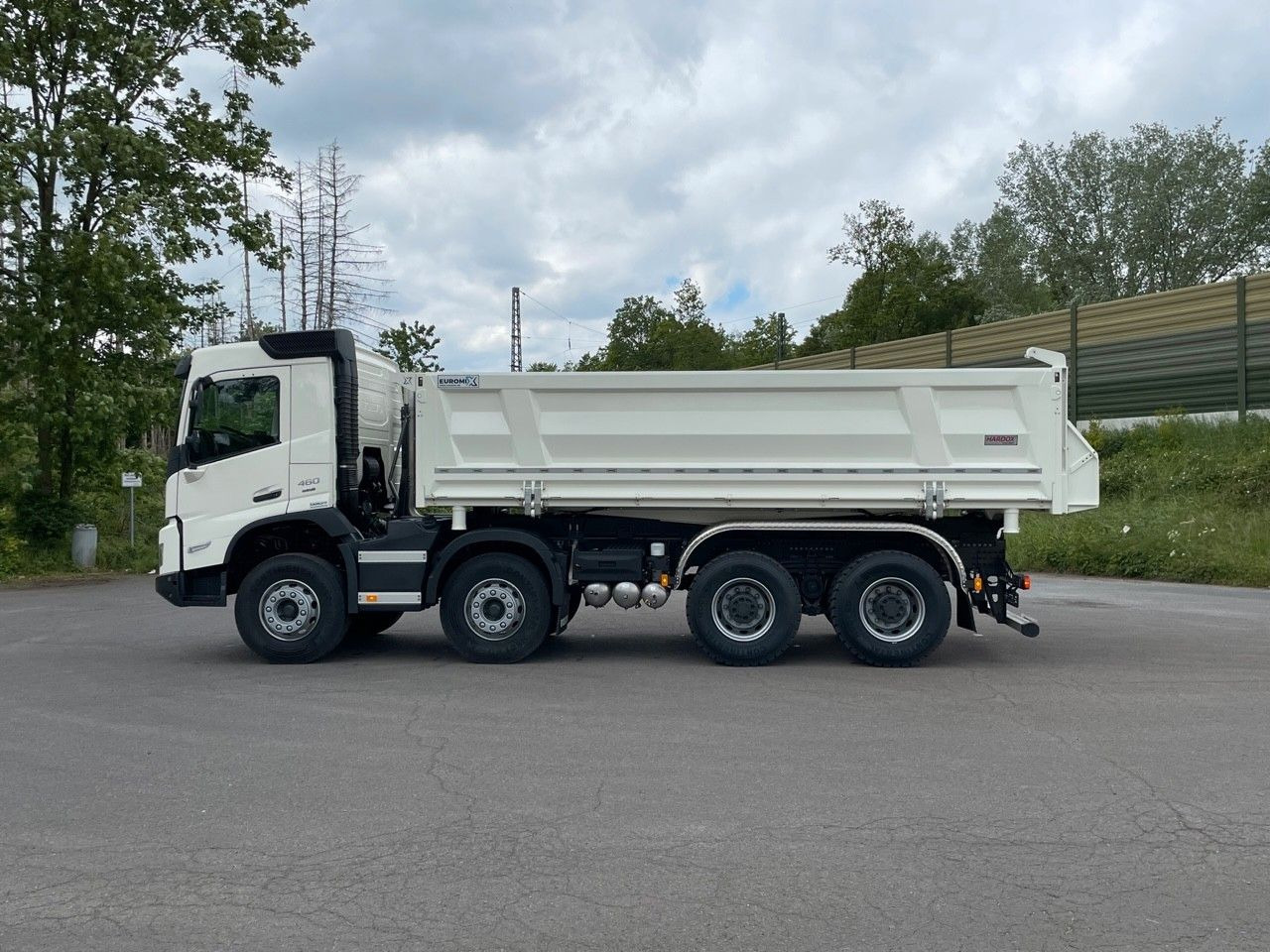 Volvo FMX 460 8x4 / WECHSELSYSTEM KIPPER+MISCHER Volvo FMX 460 8x4 / WECHSELSYSTEM KIPPER+MISCHER - Domiešavač: obrázok 3 Volvo FMX 460 8x4 / WECHSELSYSTEM KIPPER+MISCHER Volvo FMX 460 8x4 / WECHSELSYSTEM KIPPER+MISCHER - Domiešavač: obrázok 3
