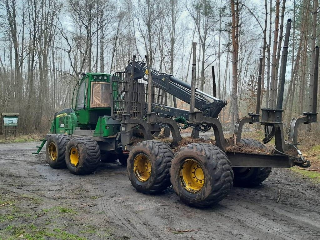 John Deere 1110 E - Vyvážečka: obrázok 5 John Deere 1110 E - Vyvážečka: obrázok 5