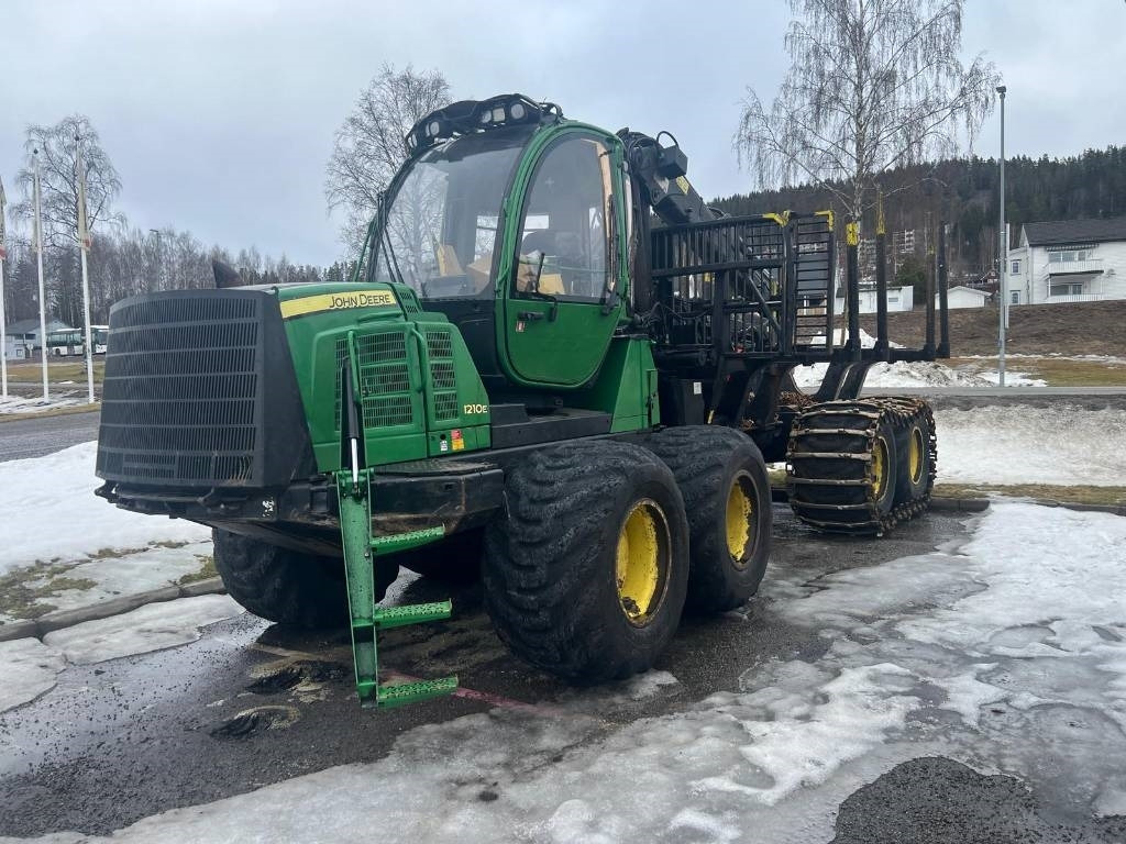 John Deere 1210 E - Vyvážečka: obrázok 1 John Deere 1210 E - Vyvážečka: obrázok 1