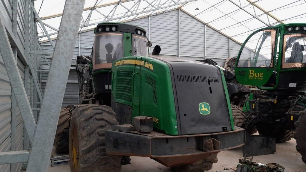 John Deere 1270 E - Lesnícky harvestor: obrázok 2 John Deere 1270 E - Lesnícky harvestor: obrázok 2