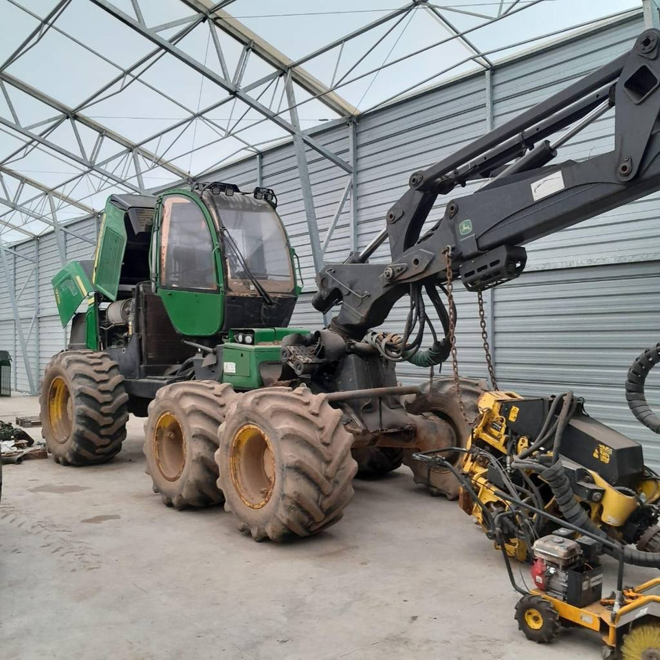 John Deere 1270 E - Lesnícky harvestor: obrázok 1 John Deere 1270 E - Lesnícky harvestor: obrázok 1