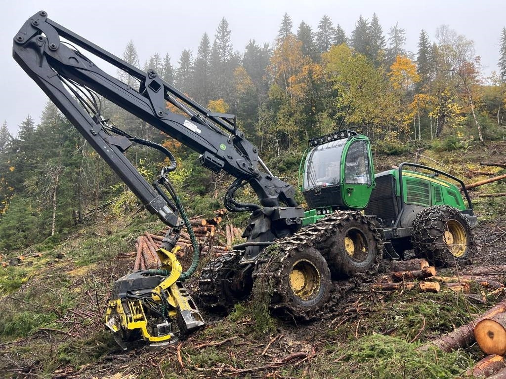 John Deere 1270 E - Lesnícky harvestor: obrázok 1 John Deere 1270 E - Lesnícky harvestor: obrázok 1