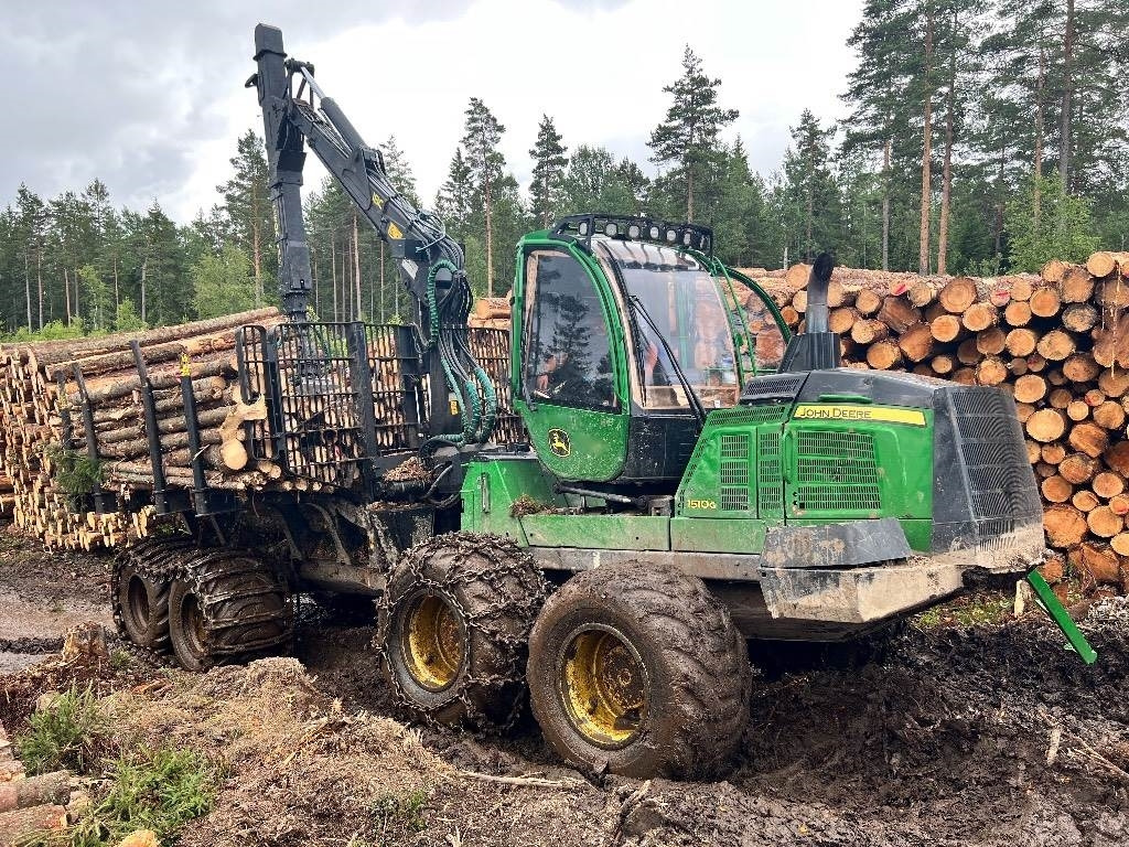 John Deere 1510 G  - Vyvážečka: obrázok 1 John Deere 1510 G  - Vyvážečka: obrázok 1