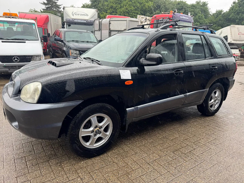 Hyundai Santa Fe **2.0CRDI-4WD-AIRCO-CLIME** - SUV: obrázok 3 Hyundai Santa Fe **2.0CRDI-4WD-AIRCO-CLIME** - SUV: obrázok 3