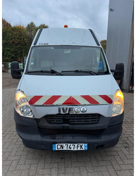 Iveco Daily **35C15-EURO 5-MOTOR 3.0** - Furgon: obrázok 3 Iveco Daily **35C15-EURO 5-MOTOR 3.0** - Furgon: obrázok 3