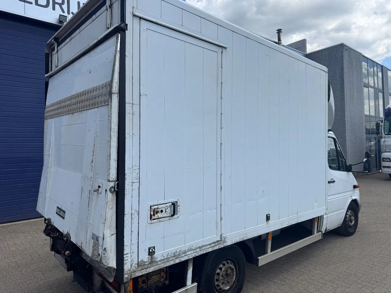 Mercedes-Benz Sprinter 313 **BOX+LIFT** - Dodávka skriňová nadstavba: obrázok 5 Mercedes-Benz Sprinter 313 **BOX+LIFT** - Dodávka skriňová nadstavba: obrázok 5