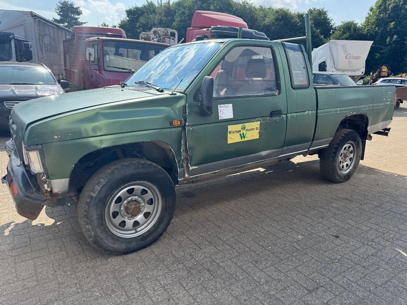 Nissan King-cab **DIESEL-4X4** - Automobil: obrázok 4 Nissan King-cab **DIESEL-4X4** - Automobil: obrázok 4