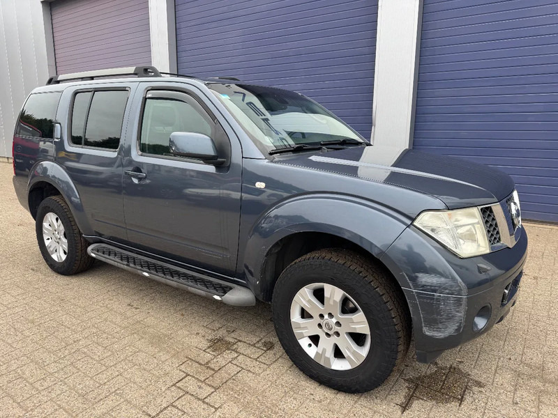 Nissan Pathfinder **2,5D-AIRCO-BELGIAN CAR** - Automobil: obrázok 3 Nissan Pathfinder **2,5D-AIRCO-BELGIAN CAR** - Automobil: obrázok 3