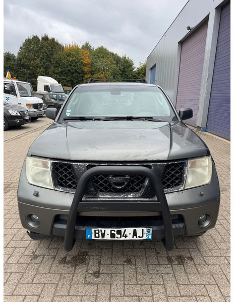 Nissan Pathfinder **AIRCO-EURO 3-7 SEATS** - Automobil: obrázok 2 Nissan Pathfinder **AIRCO-EURO 3-7 SEATS** - Automobil: obrázok 2