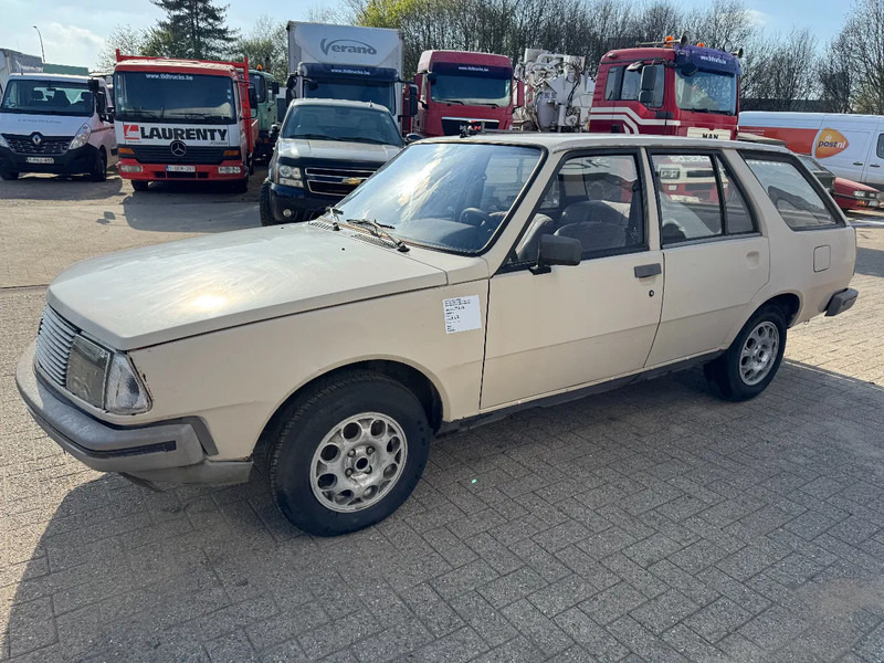 Renault 18 **ESSENCE-PETROL** - Automobil: obrázok 1 Renault 18 **ESSENCE-PETROL** - Automobil: obrázok 1