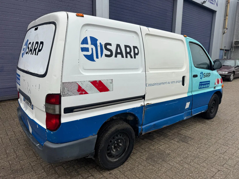 Toyota HiAce **DIESEL-FRENCH VAN** - Malá dodávka: obrázok 5 Toyota HiAce **DIESEL-FRENCH VAN** - Malá dodávka: obrázok 5