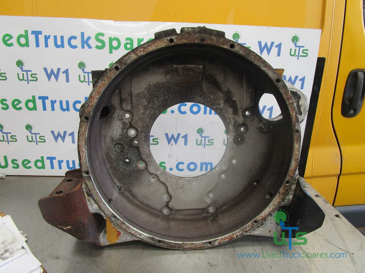 CAT C10 / C12 FLYWHEEL BELLHOUSING - Zotrvačník pre Nákladné auto: obrázok 2 CAT C10 / C12 FLYWHEEL BELLHOUSING - Zotrvačník pre Nákladné auto: obrázok 2