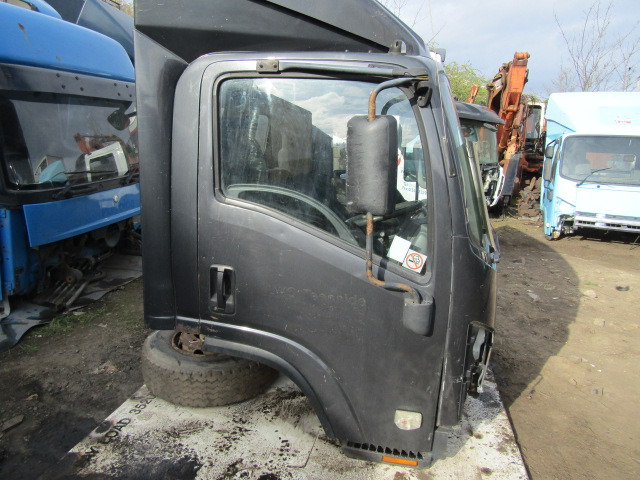 ISUZU N75 CAB (2010) - Kabína pre Nákladné auto: obrázok 2 ISUZU N75 CAB (2010) - Kabína pre Nákladné auto: obrázok 2