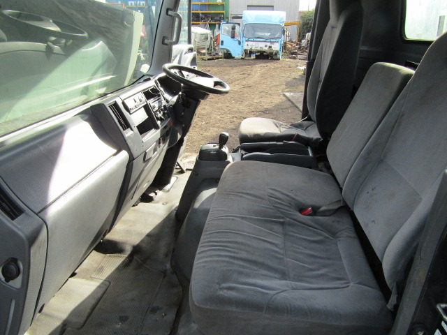 ISUZU N75 CAB (2010) - Kabína pre Nákladné auto: obrázok 5 ISUZU N75 CAB (2010) - Kabína pre Nákladné auto: obrázok 5