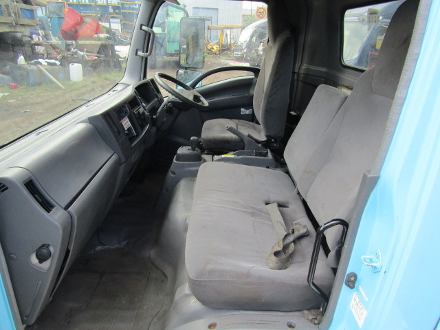ISUZU N75 CAB (2012) - Kabína pre Nákladné auto: obrázok 3 ISUZU N75 CAB (2012) - Kabína pre Nákladné auto: obrázok 3