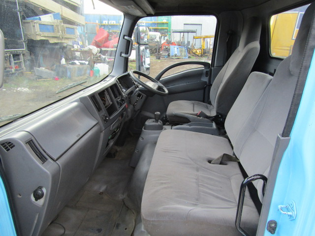 ISUZU N75 CAB (2012) - Kabína pre Nákladné auto: obrázok 4 ISUZU N75 CAB (2012) - Kabína pre Nákladné auto: obrázok 4