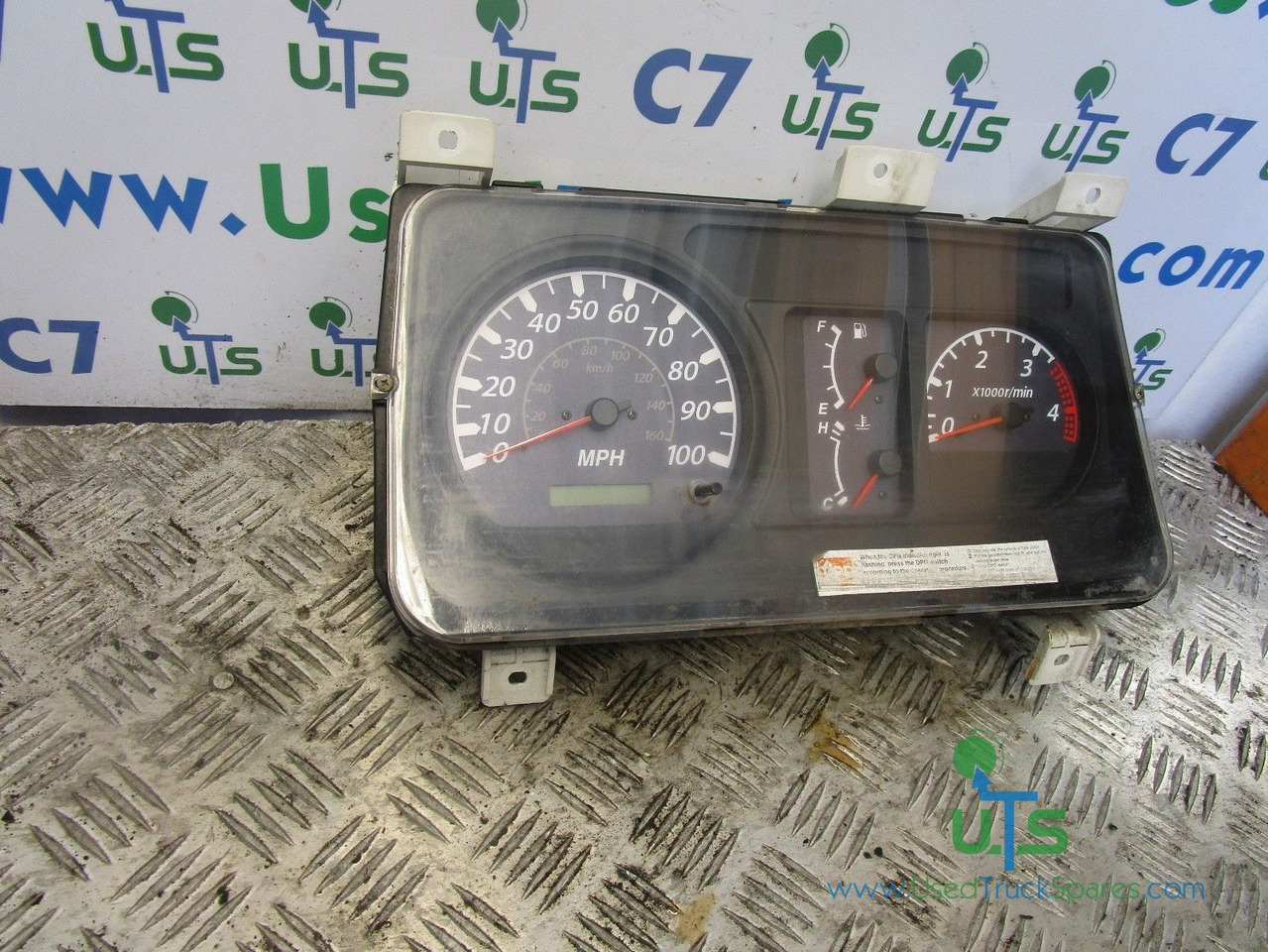 ISUZU NKR 3.5T CLOCK CLUSTER P/NO CN4049 - Elektrický systém pre Nákladné auto: obrázok 1 ISUZU NKR 3.5T CLOCK CLUSTER P/NO CN4049 - Elektrický systém pre Nákladné auto: obrázok 1