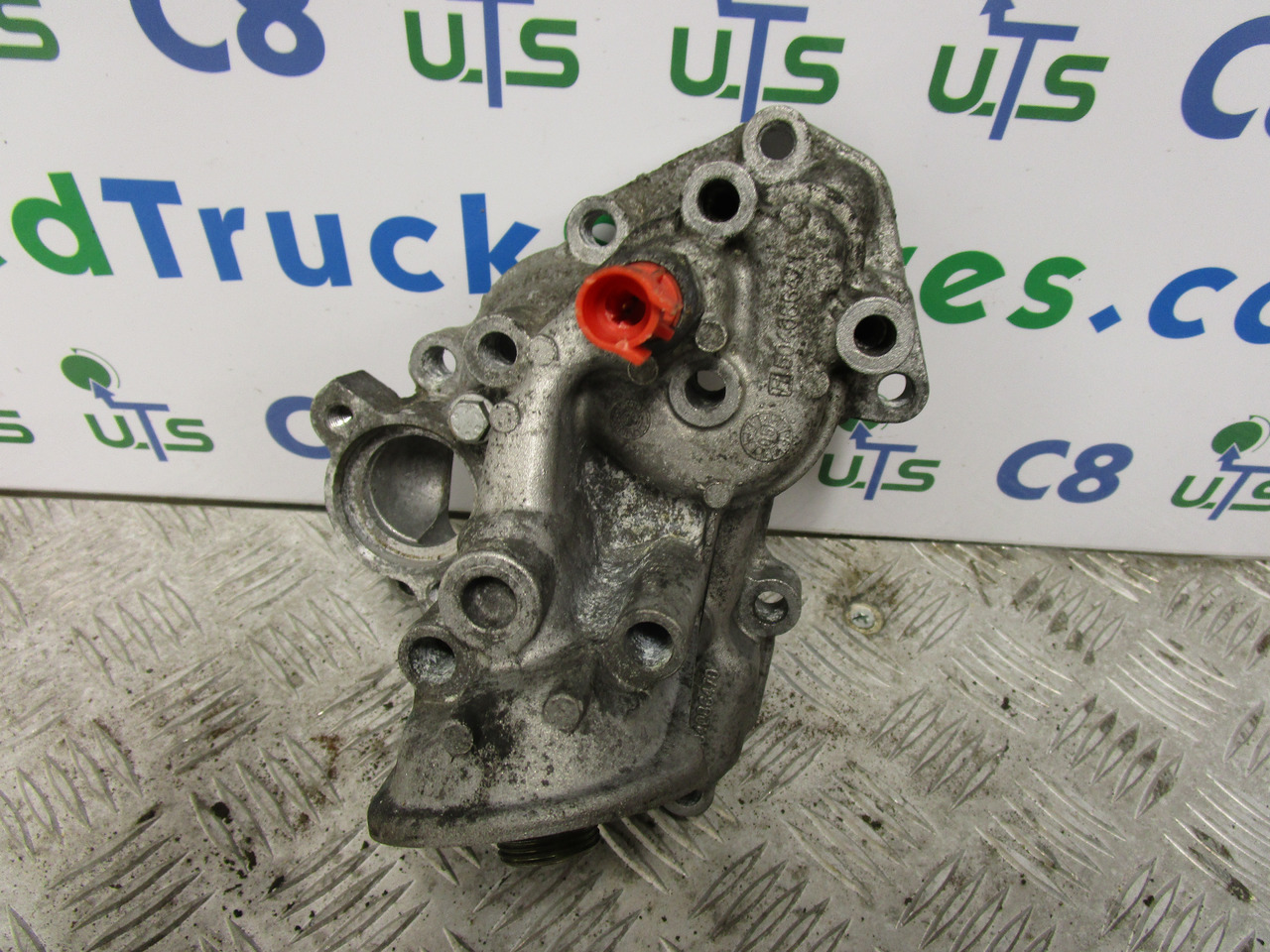 IVECO DAILY 3.0 OIL FILTER HOUSING P/NO 504086471 504086470 - Motor a diely pre Nákladné auto: obrázok 1 IVECO DAILY 3.0 OIL FILTER HOUSING P/NO 504086471 504086470 - Motor a diely pre Nákladné auto: obrázok 1